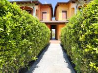 ZetaStay Garda Lake - piscina, giardino e box auto - B&B Manerba del Garda