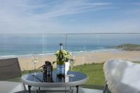 Number 9 Fistral House, Sea view, Near beach and Free parking - B&B Newquay