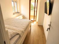 Appartamento con 2 Camere da Letto, Terrazza e Vista Mare