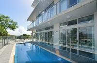 Ground floor of 2 storey Artist's studio house - Ferienwohnung Port Douglas