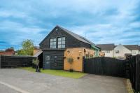 6-Bedroom Family Haven with Garden in Aylesbury - Bed and Breakfast Aylesbury