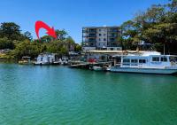 BJ Mick's Lakefront Apartment - B&B Forster