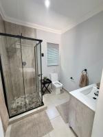 Modern & Stylish Bachelor Flat - B&B Burgersdorp