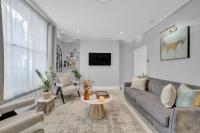 Spacious 2BR Chelsea Apartment Near Sloane Square-Sleeps 6 - Bed and Breakfast Londen