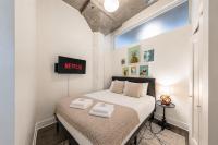 Group-Friendly 2BR with Optional Parking and Gym Access Near McCormick Place and Soldier Field - B&B Chicago