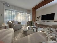 Luxury Hills Villa Pool,SPA,Grill,Bar, & Parking - B&B Prague