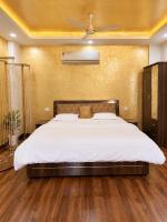 Shiv - The Luxurious Gold Studio in Jaipur - B&B Jaipur