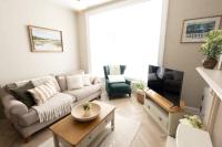 Elegant Cardigan Stay Coastal and Castle Walks - B&B Cardigan