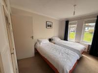 Light & Spacious Flat, Walk to Town & Parking - B&B Weeke