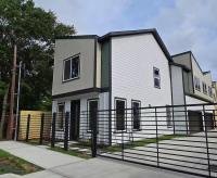 Brand New Luxe Townhome Near IAH & Downtown - Chambres d'hôtes Houston