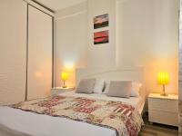 Apartamento de 1 dormitorio con balcón y vistas al mar