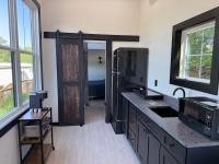 Busted Pallet - Delightful 2-bed Tiny Home in charming Anderson on Lake Hartwell - Chambres d'hôtes Anderson