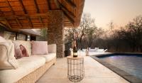 ipharadesi - infitinity pool - free roaming wildlife - B&B Marloth Park