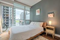 Modern Downtown Condo with Workspace & Balcony - B&B Toronto