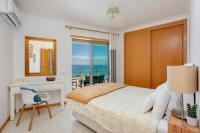 Bijou Flat Beach front, Sea Views, Pool, Garage - Ferienwohnung Olhos d'Agua