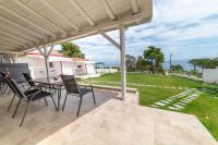 Zoi Seaview Rooms - B&B Néa Fókaia