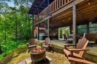 Secluded Smoky Cabin, Hot Tub, Fire Pit, Game Room - Chambres d'hôtes Sevierville