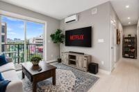 New King Bed Condo w Gym Stampede near 17 Ave - Chambres d'hôtes Calgary