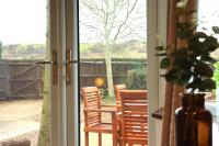 Warden Hills Contractor Retreat with Hot Tub & Parking M1 A6 & Central Luton access - Chambres d'hôtes Luton