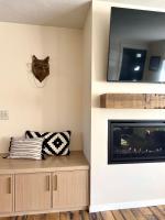 Branch & Thistle, 20 Min to Mt Bachelor & Hot Tub - Bed and Breakfast Bend