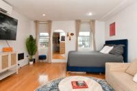 Prime West Village Hideaway Studio - Walk Everywhere - B&B Nueva York