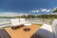 Villa Frankie Lakefront Bliss - B&B Forster