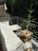 Modernes Apartment im Süden von Leipzig mit Blick ins Grüne und auf Fluss - B&B Leipzig