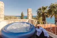 Elouthia Residence with Sea View and Hot Tub - Chambres d'hôtes Tsoútsouros