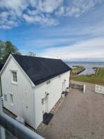 Cozy guesthouse at the harbour - B&B Sölvesborg