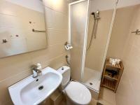 Vierpersoonskamer met Badkamer