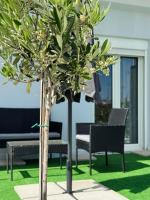 Seven Sky Urban Terrace with Free Private Parking !! - Chambres d'hôtes Thessalonique