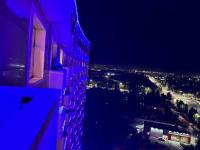 Апартаменты ЖК Независимость Триатлон Astana Mall 2 минуты - Chambres d'hôtes Astana