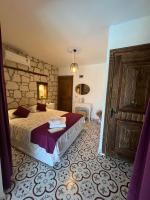 Kamer met Kingsize Bed en Uitzicht op het Zwembad