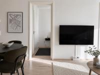 Quiet 10th floor apartment with balcony, next to train station - B&B Oulu