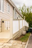 Luxury 2-Bed Holiday Home - Pool, Golf & Beaches - B&B Birchington-on-Sea