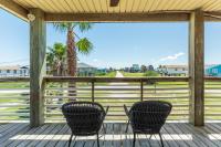 Anchors a-Wave - Beautiful Modern Coastal Retreat - Bed and Breakfast Surfside Beach