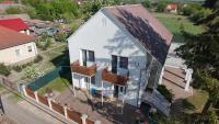 Melánia Vendégház - B&B Balatonfőkajár