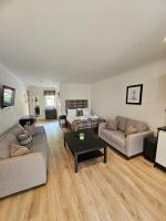 Luxury 1 Bedroom apartment with Loch View WHW - B&B Balmaha