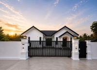 Husna WhiteStay Modern Luxury Family Home spacious 1700sqft Gated Parking - B&B Bukit Payong