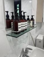 Near Busan Station, 6people, Room2 Bed3, 12pm, luggage, OTT, washing machine - B&B Busán