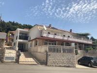 Apartmani Vinko Palaversić - B&B Jelsa