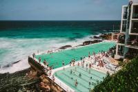 The Viewpoint - Elegant 2BR Stay with Parking - Chambres d'hôtes Sydney