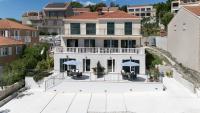 Honoris Apartment - Brand new - Private parking - 90 m from the beach- Terrace - B&B Slano