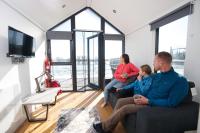 Driftwood Lodges - On Water Glamping - Ballinderry Lodge - Chambres d'hôtes Magherafelt