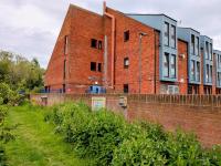 Modern Spacious Flat Near Aylesbury Station -Brand new - Ferienwohnung Aylesbury