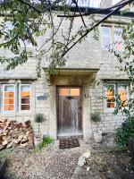 Four bedroomed 18th century cosy cottage three miles from Bath City Centre - B&B Batheaston