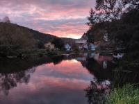Gemütliches Zimmer in bewohntem Familienhaus direkt am Fluss malerischer Ort Bad und Küche geteilt - Chambres d'hôtes Kallmünz