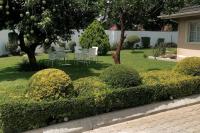 Spacious 4 Bedroom House in Bulawayo Privacy Comfort Await - Chambres d'hôtes Bulawayo