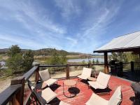 Lakefront Grand Lodge - B&B Kelowna