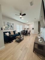 Pierce Haven, Modern Retreat with Private Patio - B&B Harlingen
